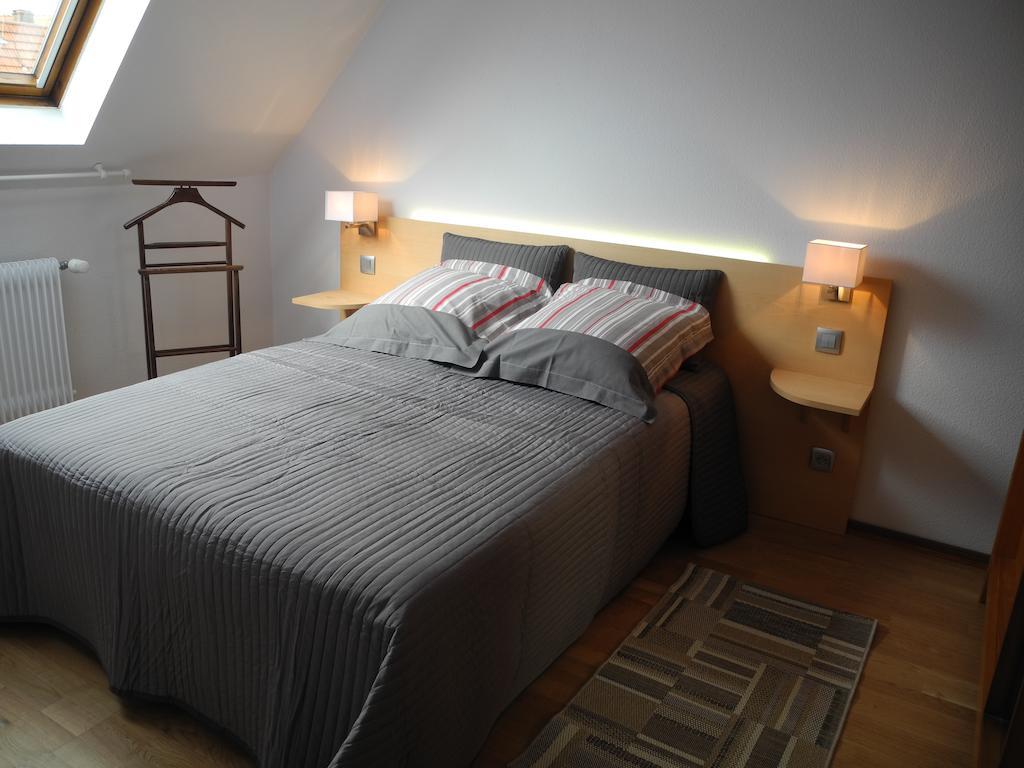 Au Pied Du Chateau Lichtenberg Rom bilde