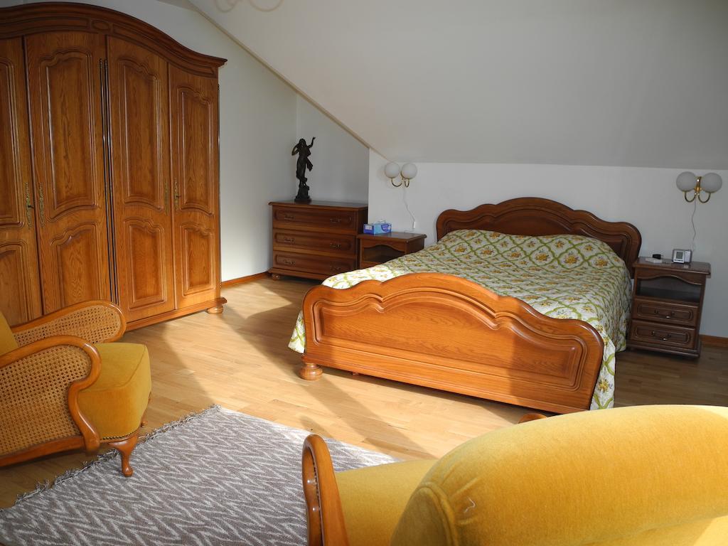 Au Pied Du Chateau Lichtenberg Rom bilde